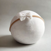 kleine Haarschleife für Babys in weiß