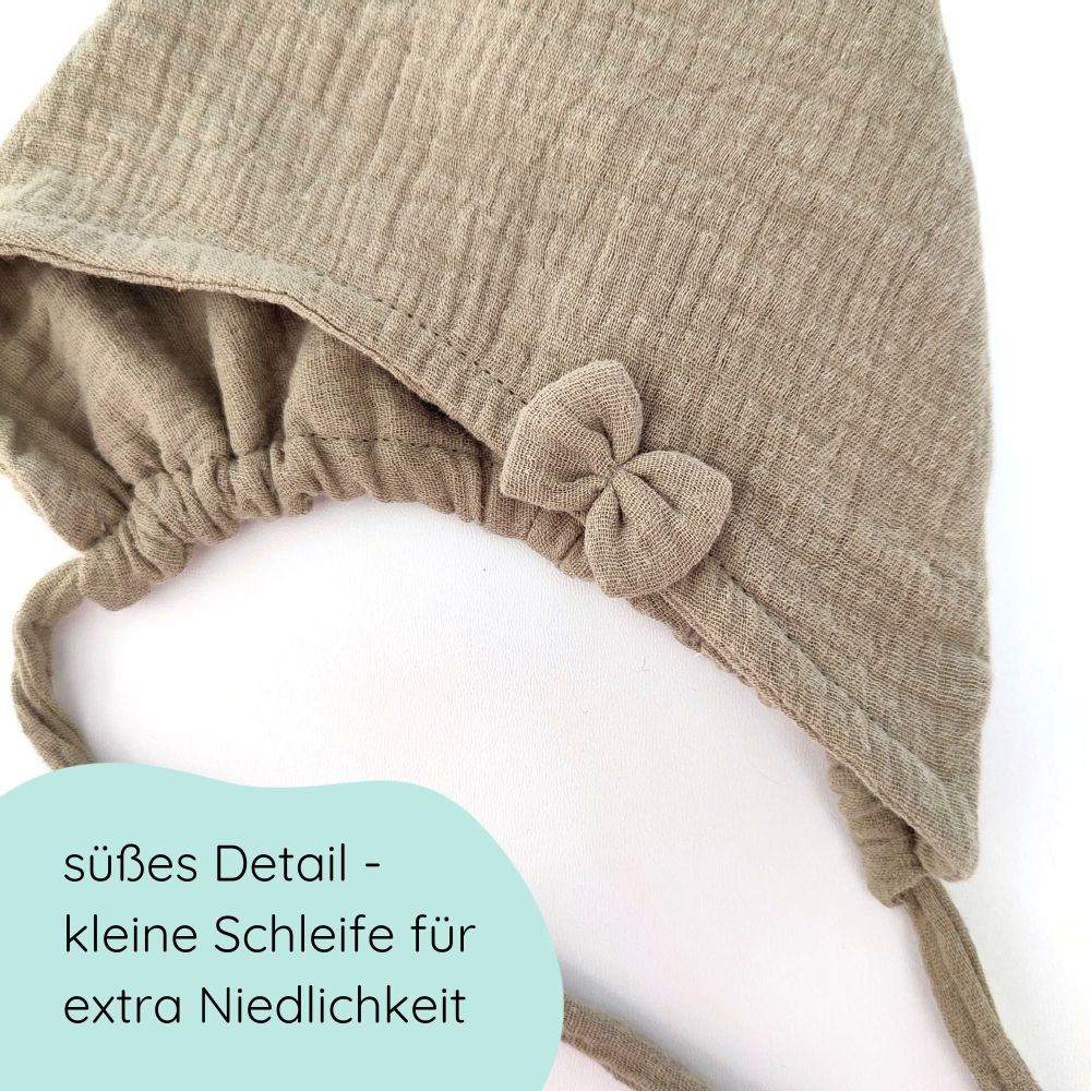 Detailfoto Pixiemütze aus Musselin – Babymütze mit Bindebändern & Schleife in salbei