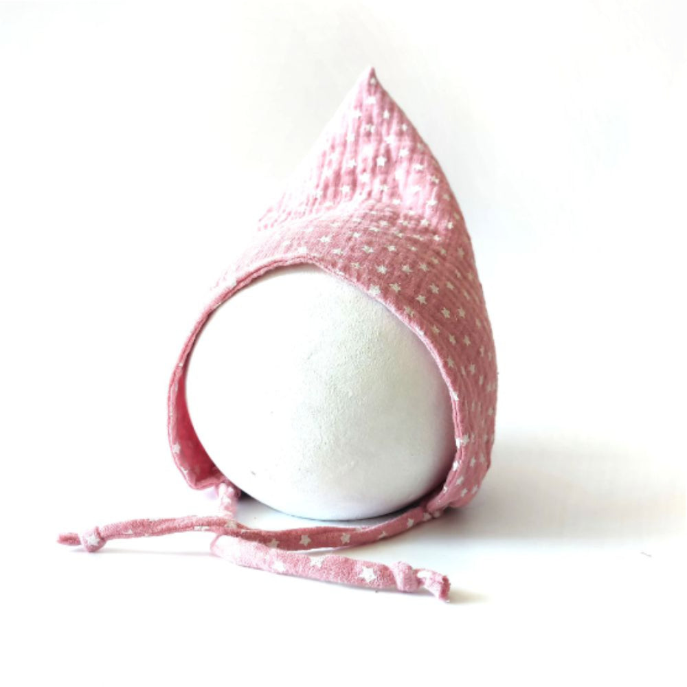 Zipfelmütze in hellrosa mit Sternchen für Babys