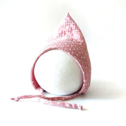 Zipfelmütze in hellrosa mit Sternchen für Babys