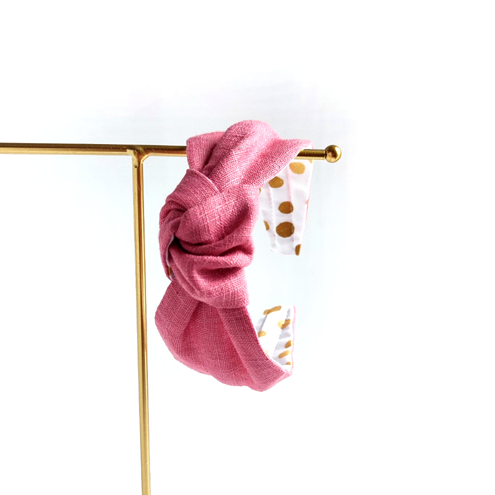 Kinder Haarreifen mit Knoten aus Leinen in der Farbe Himbeere, innen weiß mit goldenen Punkten