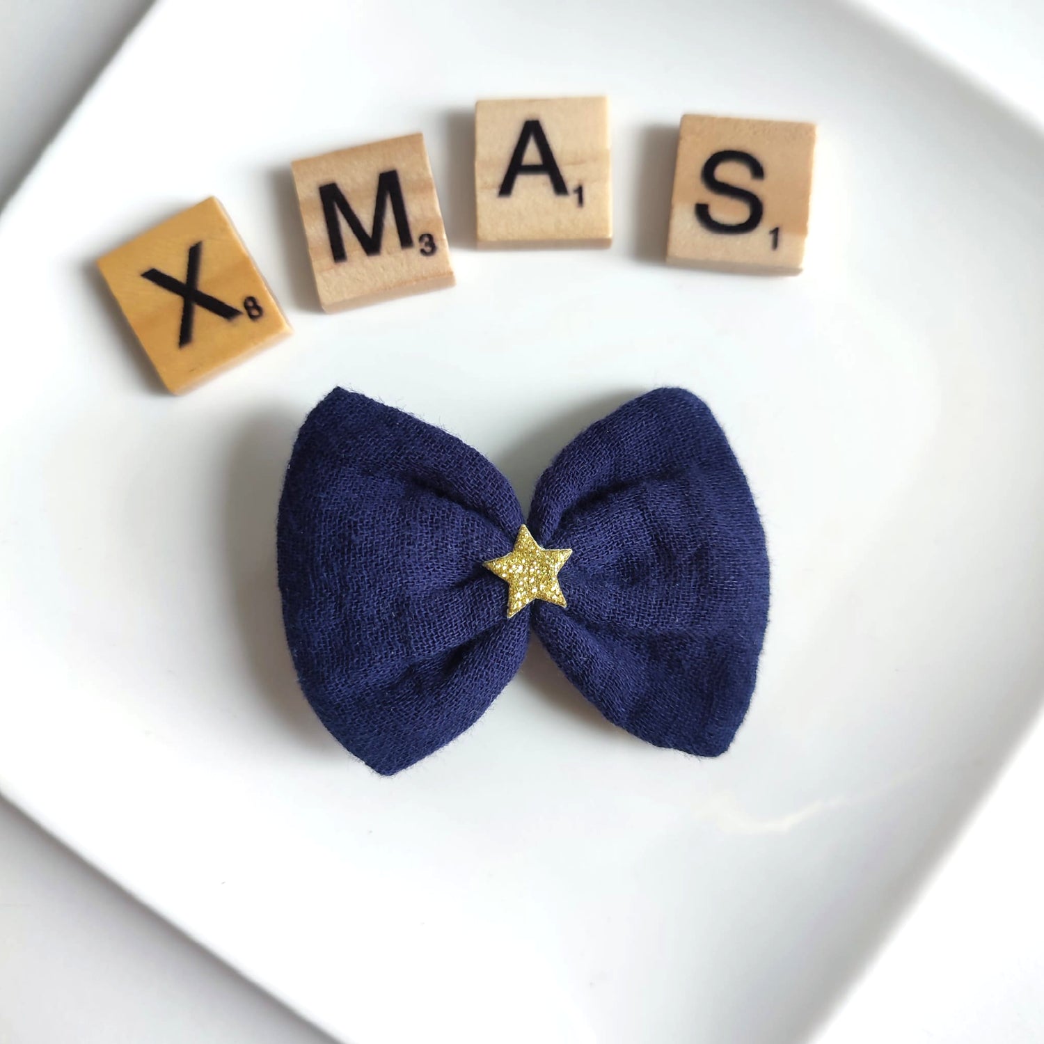 blaue Haarschleife mit Alligatorclip für Weihnachten