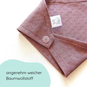 Detailbild Dreieckstuch aus weicher Baumwolle mit feinem Lochmuster und Druckknöpfen in mauve
