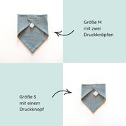 Dreieckstuch aus weicher Baumwolle mit feinem Lochmuster und Druckknöpfen in taubenblau