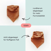 Dreieckstuch aus weicher Baumwolle mit feinem Lochmuster und Druckknöpfen in toffee
