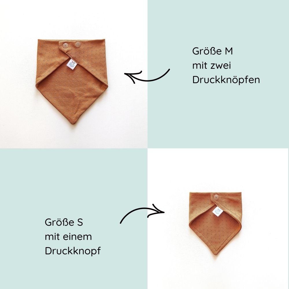 Dreieckstuch aus weicher Baumwolle mit feinem Lochmuster und Druckknöpfen in toffee