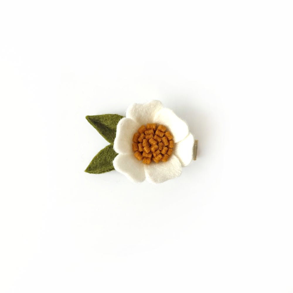 Haarspange | kleine Filzblume | weiß