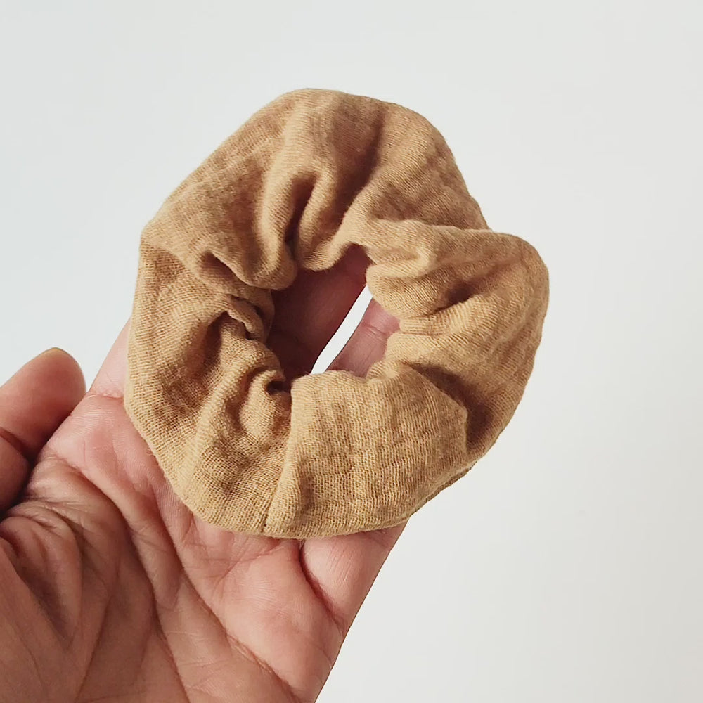 small scrunchie for children | camel